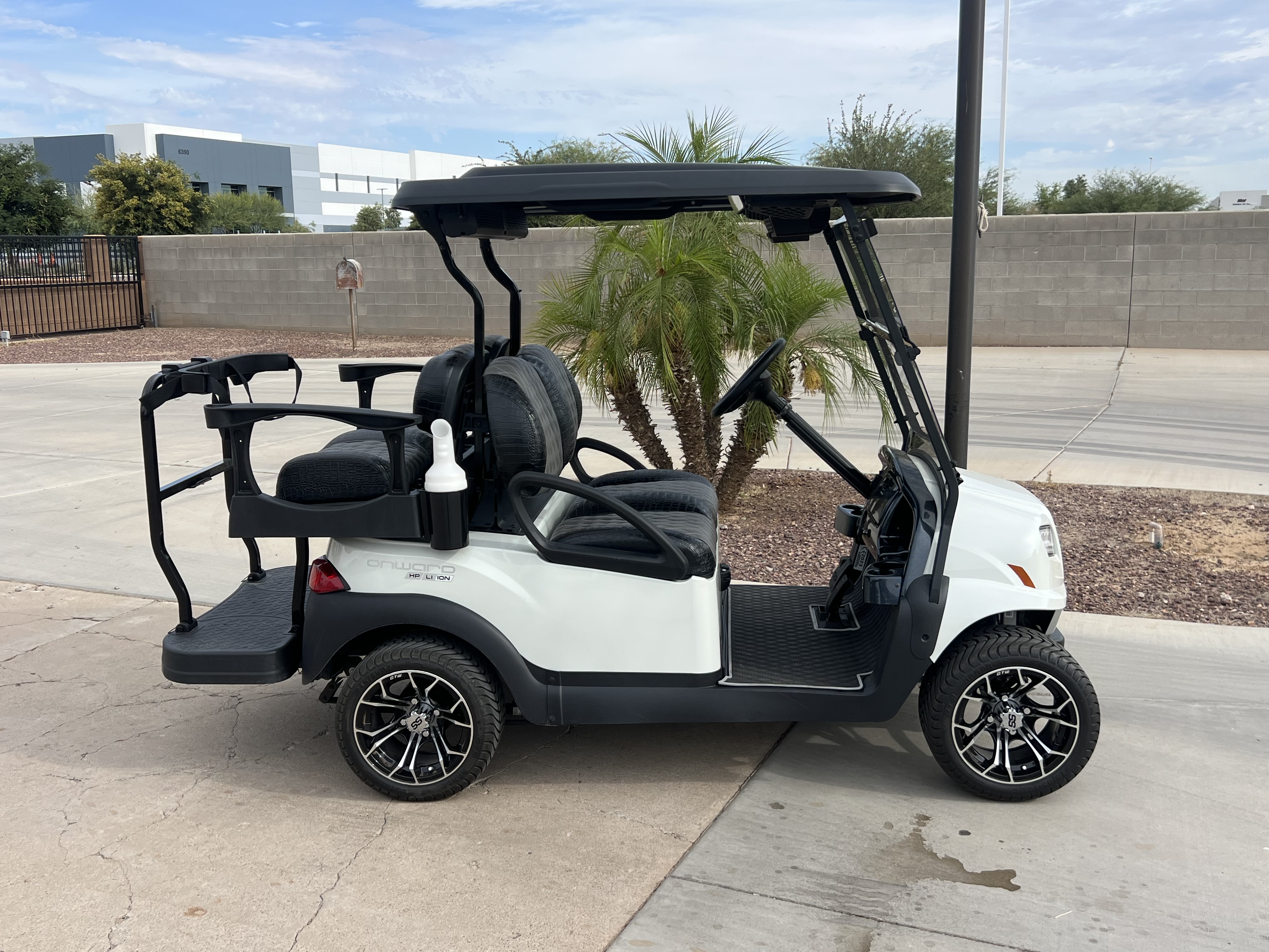 2023 Club Car Onward 