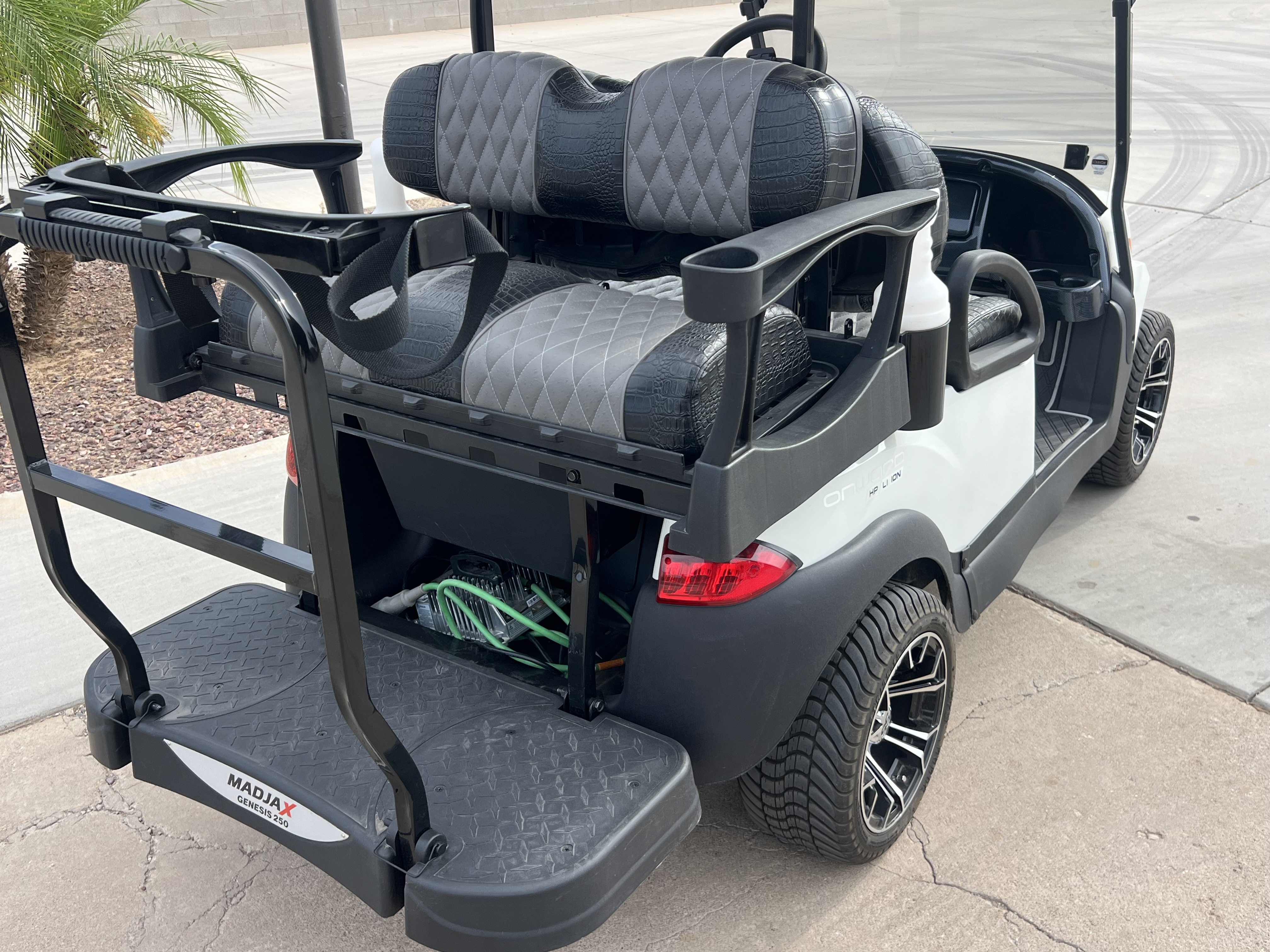 4 Seater 